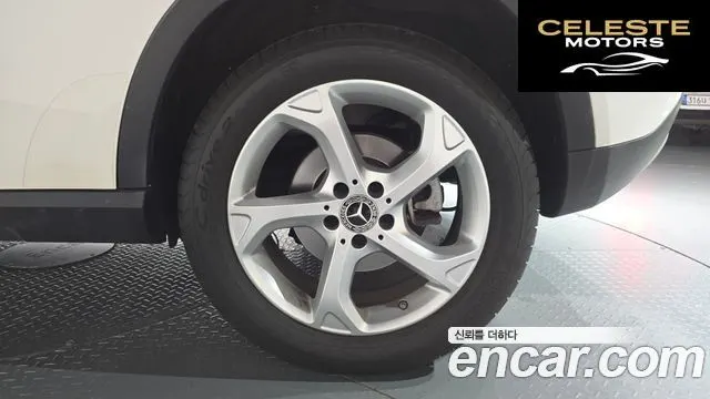 MERCEDES BENZ GLA-Classe X156 GLA220 2019 — photo 6 sur 37