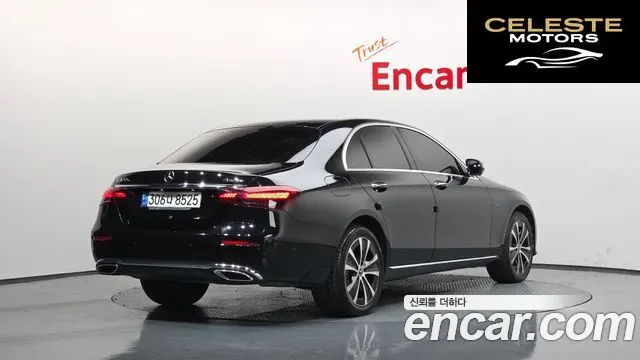 MERCEDES BENZ E-Classe W213 E300e 4MATIC Exclusive 2021 — photo 2 sur 35