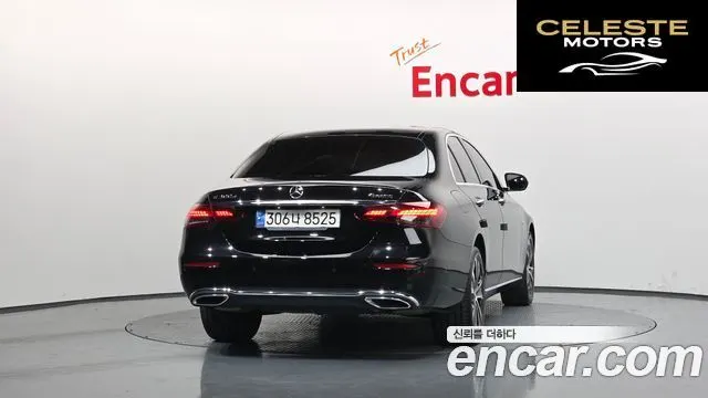MERCEDES BENZ E-Classe W213 E300e 4MATIC Exclusive 2021 — photo 4 sur 35