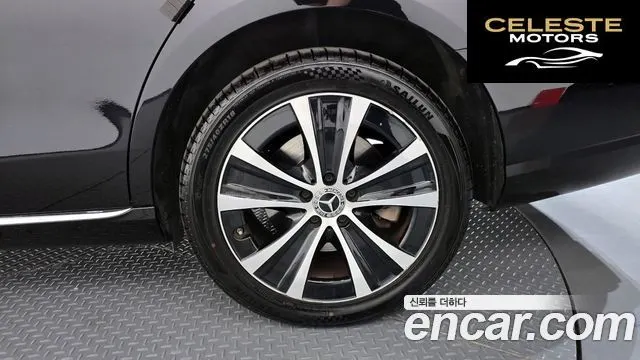 MERCEDES BENZ E-Classe W213 E300e 4MATIC Exclusive 2021 — photo 7 sur 35