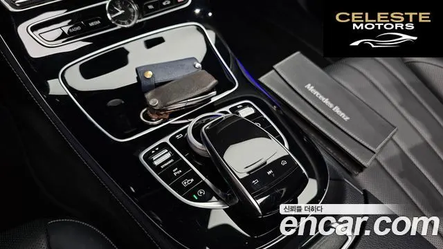 MERCEDES BENZ E-Classe W213 E300 4MATIC Exclusive 2017 — photo 22 sur 34