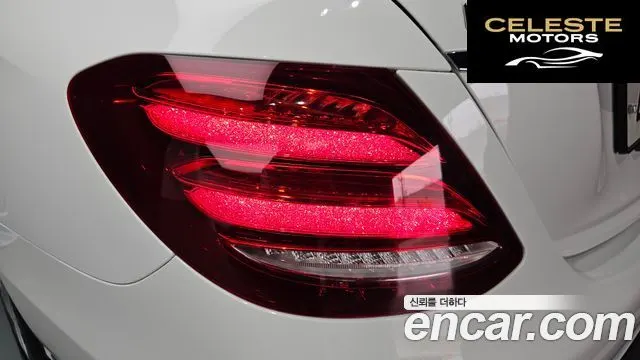 MERCEDES BENZ E-Classe W213 E300 4MATIC Exclusive 2017 — photo 8 sur 34