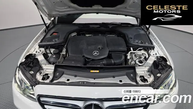 MERCEDES BENZ E-Classe W213 E220d Avantgarde 2017 — photo 5 sur 33