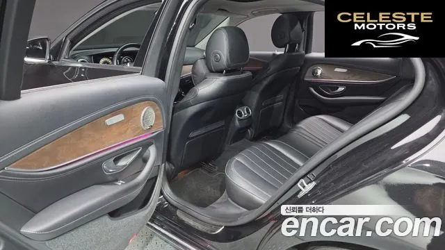 MERCEDES BENZ E-Classe W213 E300 Exclusive 2017 — photo 18 sur 35