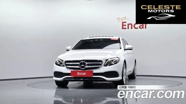 MERCEDES BENZ E-Classe W213 E220d Avantgarde 2017 — photo 2 sur 33