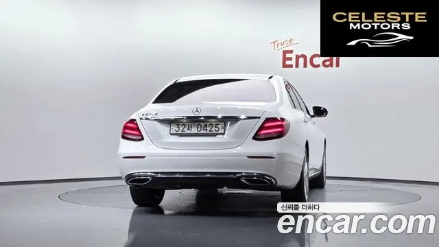 MERCEDES BENZ E-Classe W213 E220d Avantgarde 2017 — photo 3 sur 33