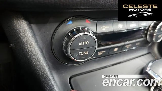 MERCEDES BENZ GLA-Classe X156 GLA200 d 4MATIC 2016 — photo 16 sur 20