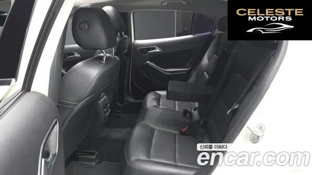 MERCEDES BENZ GLA-Classe X156 GLA200 CDI 2015 — photo 11 sur 20