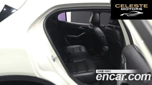 MERCEDES BENZ GLA-Classe X156 GLA200 CDI 2015 — photo 12 sur 20