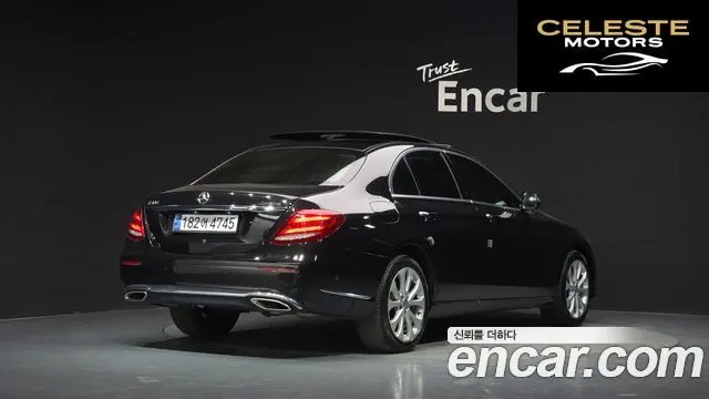 MERCEDES BENZ E-Classe W213 E300 Exclusive 2017 — photo 2 sur 35