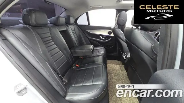 MERCEDES BENZ E-Classe W213 E200 Avantgarde 2017 — photo 12 sur 20