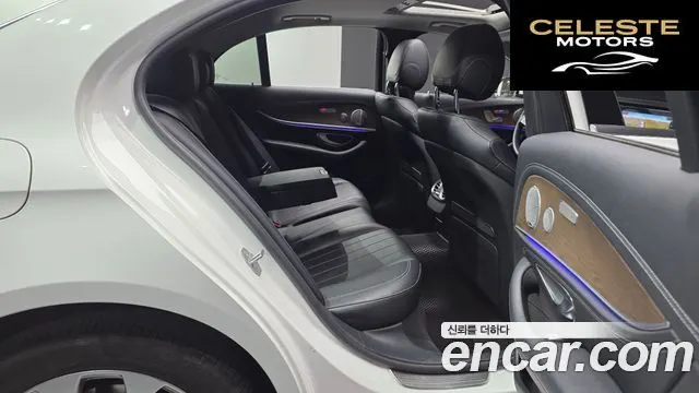 MERCEDES BENZ E-Classe W213 E300 4MATIC Exclusive 2018 — photo 16 sur 41
