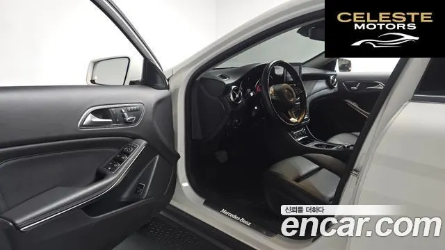 MERCEDES BENZ GLA-Classe X156 GLA220 2019 — photo 12 sur 37