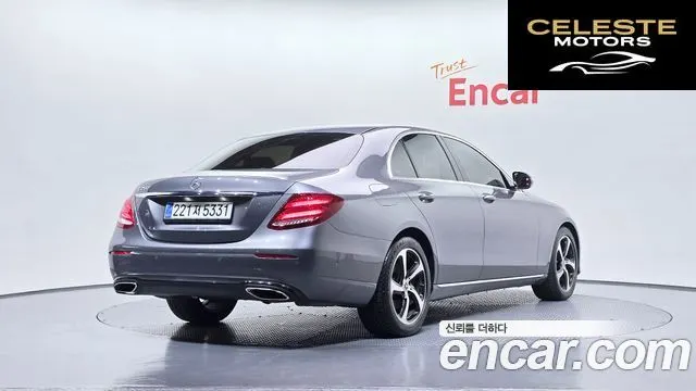 MERCEDES BENZ E-Classe W213 E250 Avantgarde 2020 — photo 2 sur 32