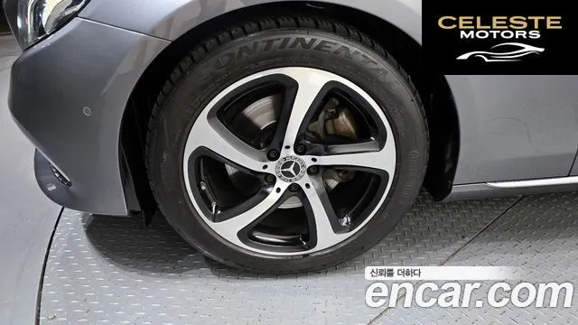 MERCEDES BENZ E-Classe W213 E250 Avantgarde 2020 — photo 5 sur 32