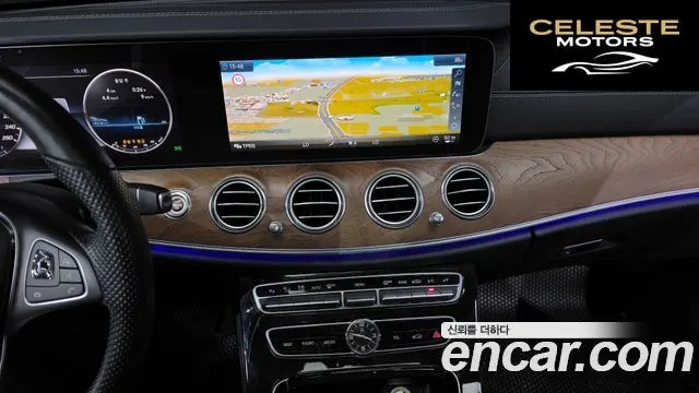MERCEDES BENZ E-Classe W213 E300 4MATIC Exclusive 2018 — photo 18 sur 41