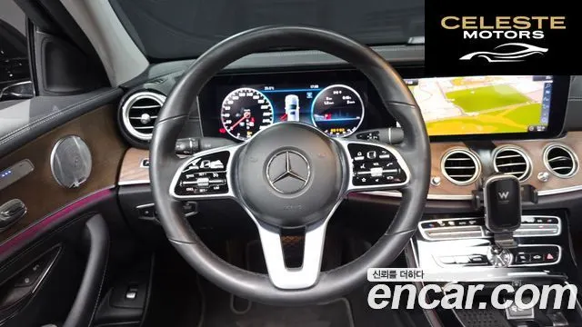 MERCEDES BENZ E-Classe W213 E300 4MATIC Exclusive 2019 — photo 18 sur 30