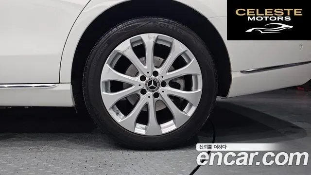 MERCEDES BENZ E-Classe W213 E220d 4MATIC Exclusive 2018 — photo 7 sur 37