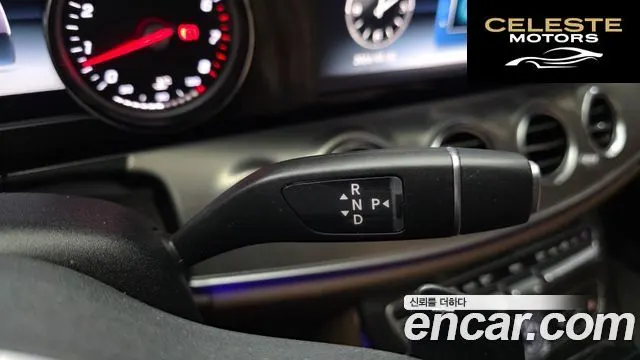 MERCEDES BENZ E-Classe W213 E300 Avantgarde 2019 — photo 9 sur 20