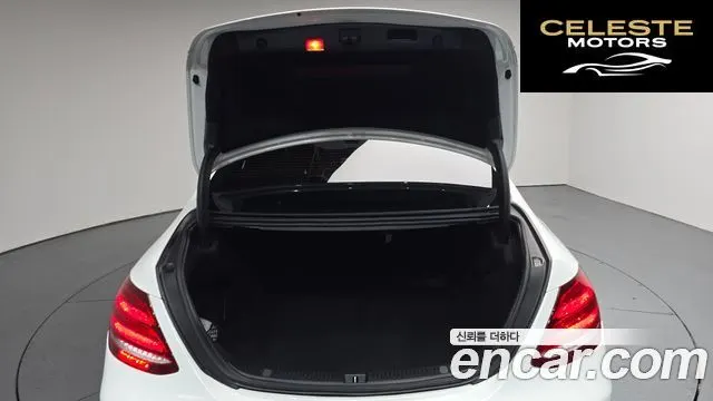 MERCEDES BENZ E-Classe W213 E300 Avantgarde 2019 — photo 25 sur 32