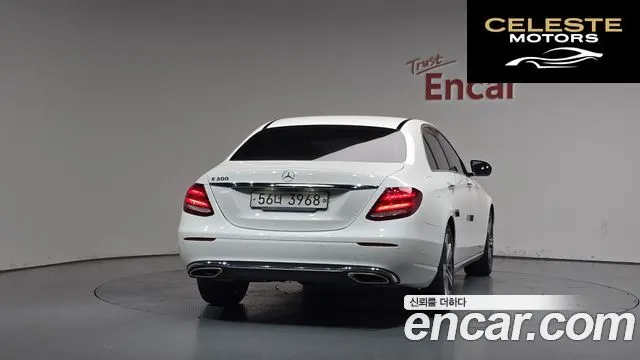 MERCEDES BENZ E-Classe W213 E300 Avantgarde 2019 — photo 3 sur 32
