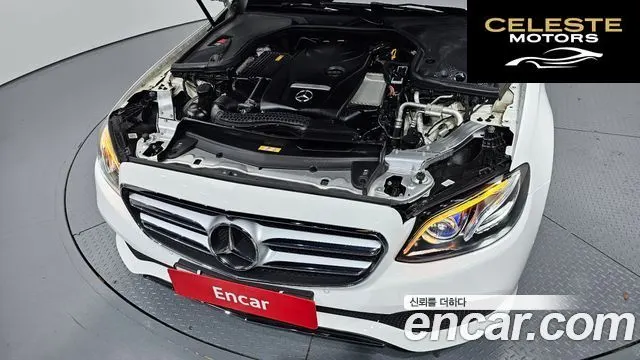 MERCEDES BENZ E-Classe W213 E300 Avantgarde 2017 — photo 6 sur 20