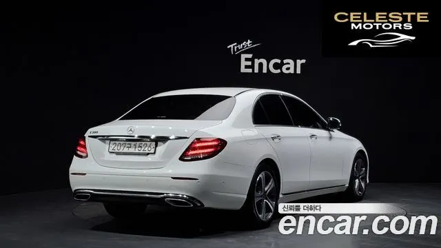 MERCEDES BENZ E-Classe W213 E300 Avantgarde 2019 — photo 2 sur 20