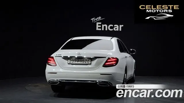 MERCEDES BENZ E-Classe W213 E300 Avantgarde 2019 — photo 4 sur 20