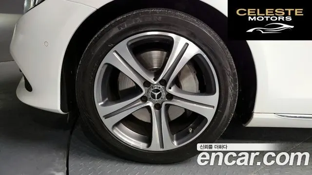 MERCEDES BENZ E-Classe W213 E300 Avantgarde 2019 — photo 5 sur 20
