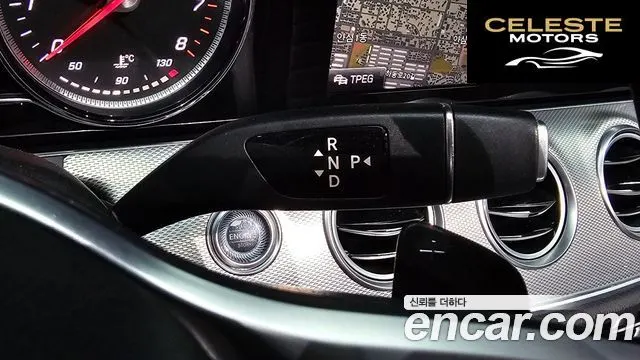 MERCEDES BENZ E-Classe W213 E300 Avantgarde 2019 — photo 9 sur 20