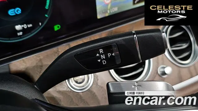 MERCEDES BENZ E-Classe W213 E300e 4MATIC Exclusive 2021 — photo 11 sur 36