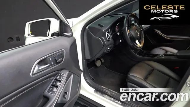 MERCEDES BENZ GLA-Classe X156 GLA200 d 2017 — photo 10 sur 20
