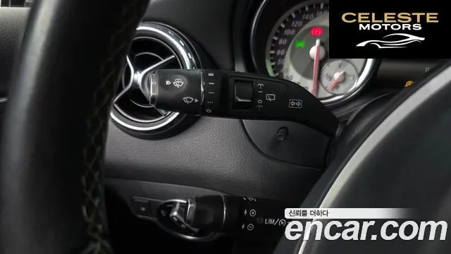 MERCEDES BENZ GLA-Classe X156 GLA200 d 2017 — photo 18 sur 20