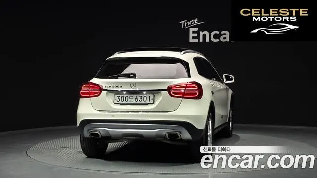 MERCEDES BENZ GLA-Classe X156 GLA200 d 2017 — photo 4 sur 20
