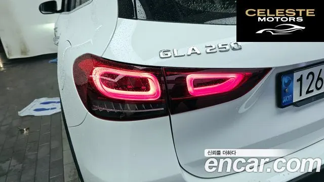 MERCEDES BENZ GLA-Classe H247 GLA250 4MATIC 2023 — photo 9 sur 33