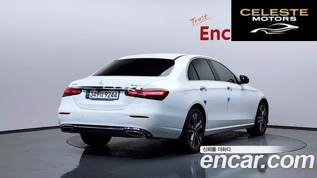 MERCEDES BENZ E-Classe W213 E350 4MATIC Avantgarde 2021 — photo 2 sur 39