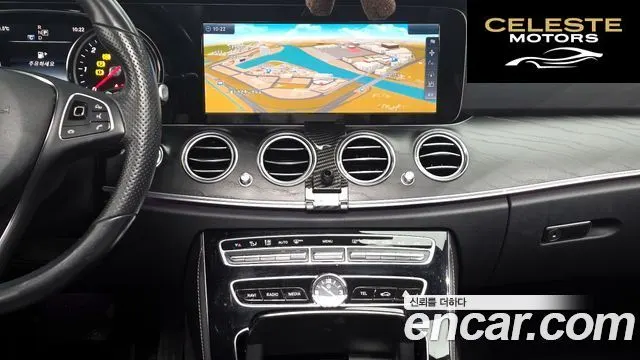 MERCEDES BENZ E-Classe W213 E220d 4MATIC Avantgarde 2017 — photo 13 sur 20