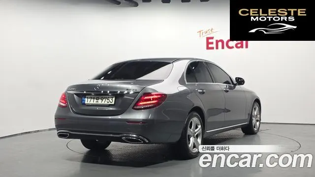 MERCEDES BENZ E-Classe W213 E220d 4MATIC Avantgarde 2017 — photo 2 sur 20