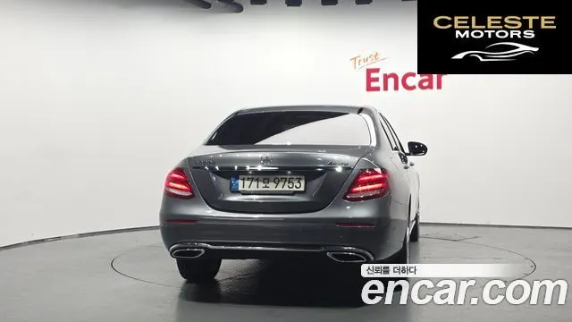 MERCEDES BENZ E-Classe W213 E220d 4MATIC Avantgarde 2017 — photo 4 sur 20