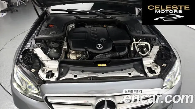 MERCEDES BENZ E-Classe W213 E220d 4MATIC Avantgarde 2017 — photo 6 sur 20