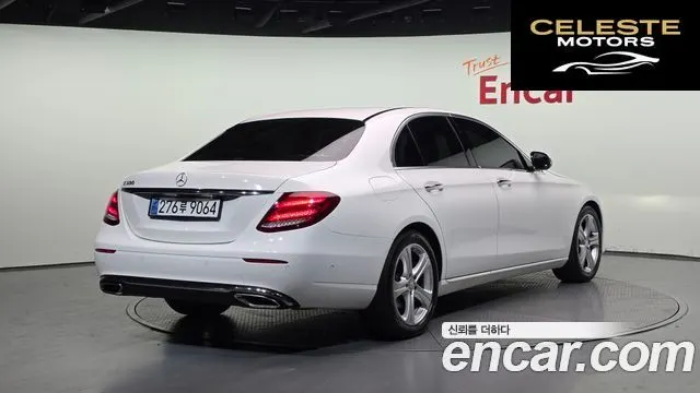 MERCEDES BENZ E-Classe W213 E200 Avantgarde 2018 — photo 2 sur 20