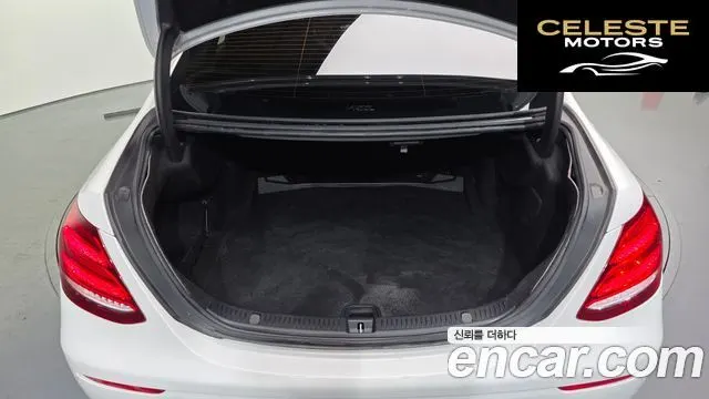 MERCEDES BENZ E-Classe W213 E200 Avantgarde 2018 — photo 20 sur 20