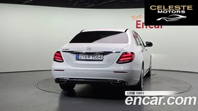 MERCEDES BENZ E-Classe W213 E200 Avantgarde 2018 — photo 4 sur 20