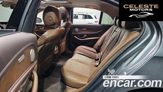MERCEDES BENZ E-Classe W213 E220d 4MATIC Exclusive 2018 — photo 17 sur 40