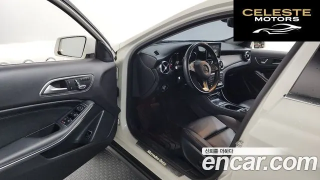 MERCEDES BENZ GLA-Classe X156 GLA220 2018 — photo 13 sur 34