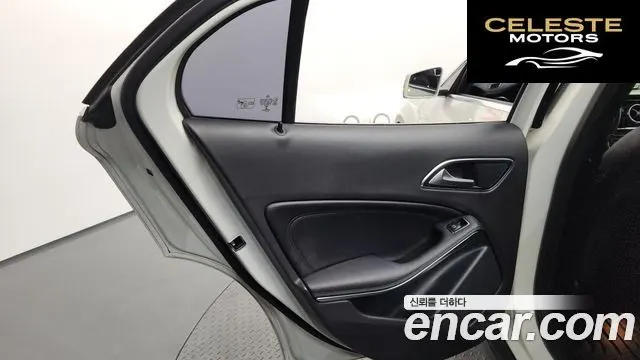 MERCEDES BENZ GLA-Classe X156 GLA220 2018 — photo 15 sur 34