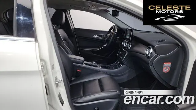 MERCEDES BENZ GLA-Classe X156 GLA220 2018 — photo 16 sur 34