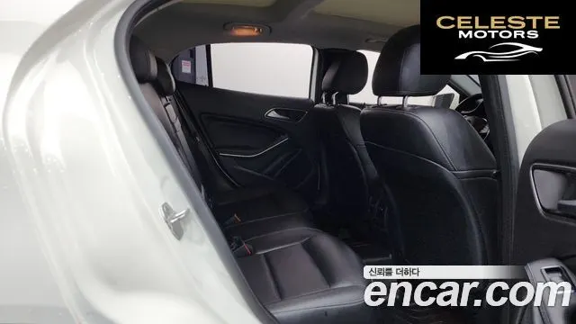 MERCEDES BENZ GLA-Classe X156 GLA220 2018 — photo 17 sur 34