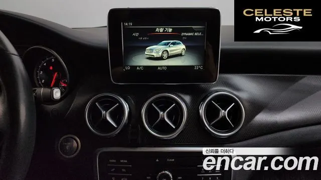 MERCEDES BENZ GLA-Classe X156 GLA220 2018 — photo 18 sur 34