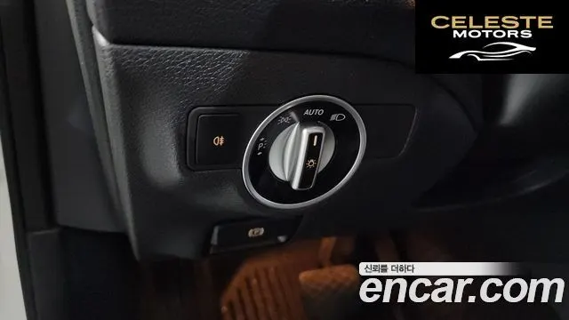 MERCEDES BENZ GLA-Classe X156 GLA220 2018 — photo 29 sur 34